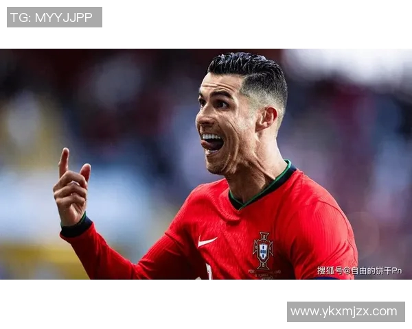 CR7足球明星西装风采揭秘领略他场内场外的魅力与时尚 CR7足球明星西装风采揭秘领略他场内场外的魅力与时尚