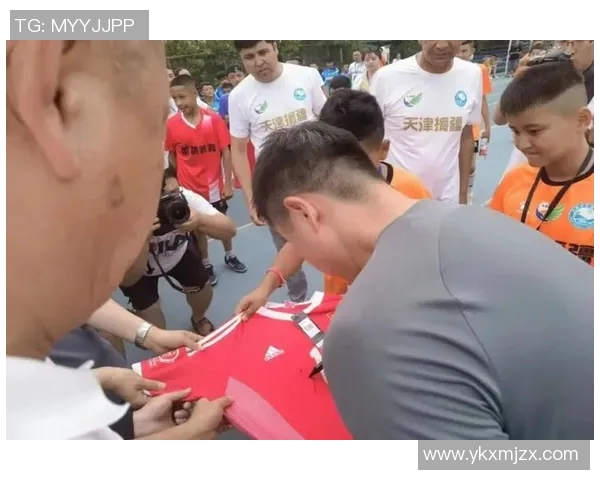 与足球明星亲密接触的那些人背后的故事与经历
